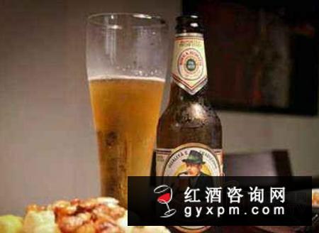 啤酒为什么不用塑料瓶装?没想到原因仅仅是这样