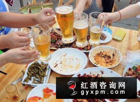 喝啤酒怎么喝的快，喝啤酒怎么才能不醉